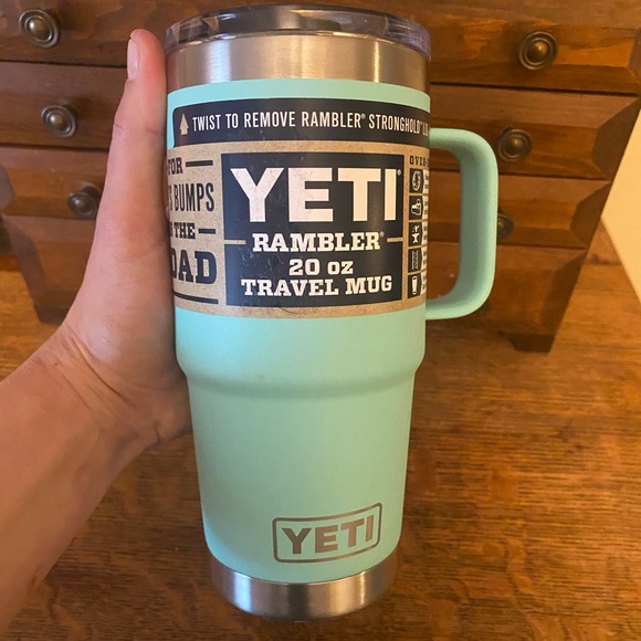 NWT YETI Rambler 20 oz Mug in Seafoam - Picture 9 of 11